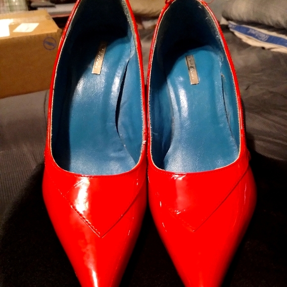 Heels - Picture 2 of 2